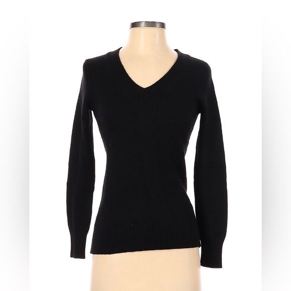 Banana Republic Classic Black Knit Top - Picture 2 of 5